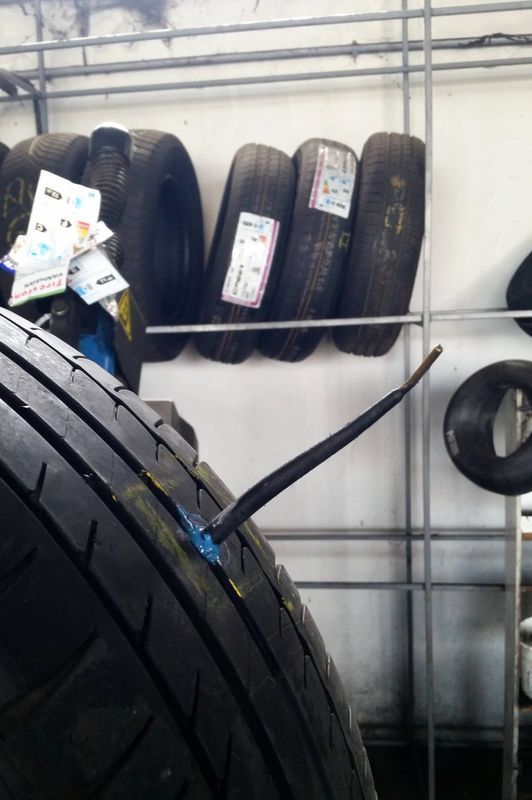 Comment réparer une crevaison sur un pneu chez un réparateur Precisium 76 ?