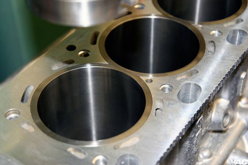 Expert dans la reconstruction de moteur pour PL, industrie et agricole