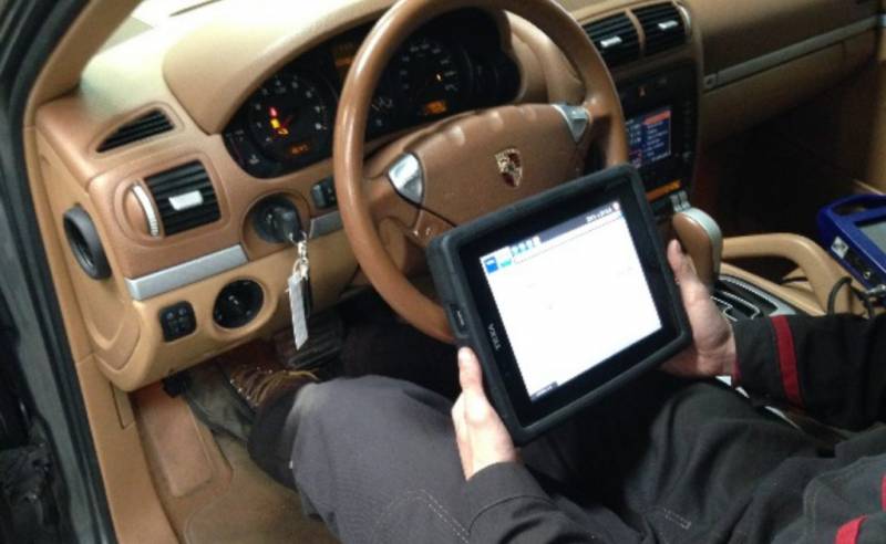 Effectuer un diagnostic électronique pour véhicule thermique